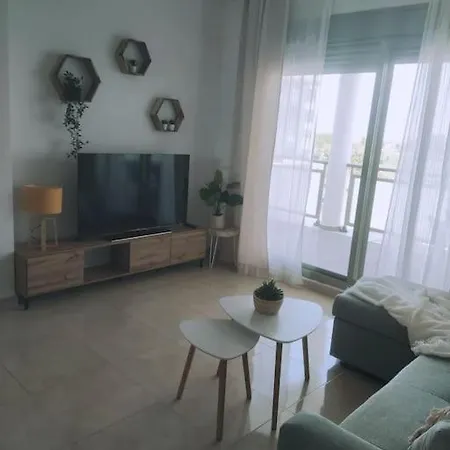 Moderno En Nova Golf & Met Apartment *